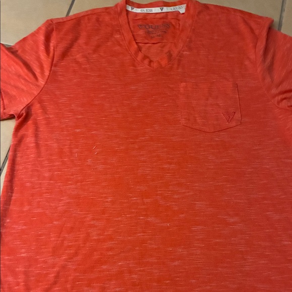 🔥5 for 20🔥 Guess Bright Orange V-Neck Tee M - Picture 5 of 5
